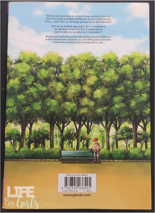 quatrième de couverture. Jizo est seul debout à côté d'un banc dans un parc.